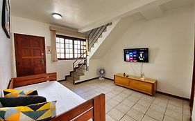 Casa de 2 Suítes com Internet Rápida e Comodidades